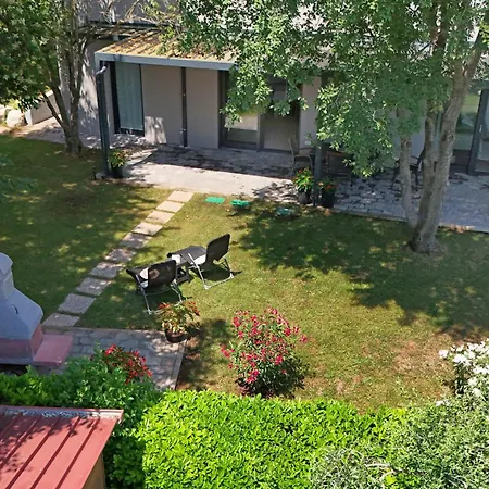 Calming Garden Апартаменты