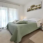 Apartman Calming Garden *