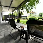 Calming Garden Apartman *