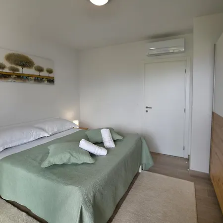 Apartment Calming Garden Porec