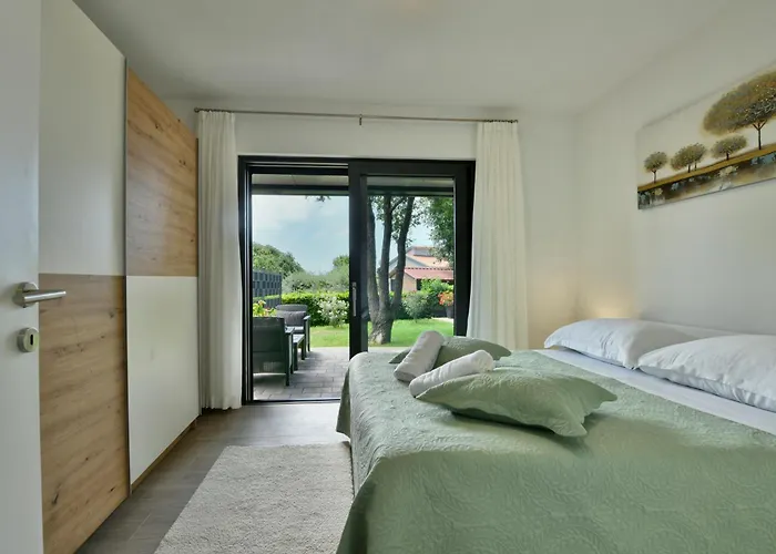 Calming Garden Πόρετς